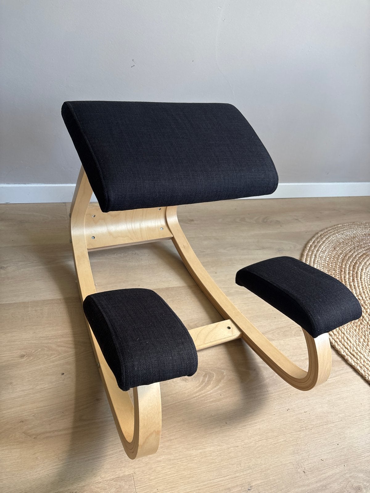 Zola kniestoel - Zwart met houten frame, Ophalen, Zwart, Zo goed als nieuw, Eén