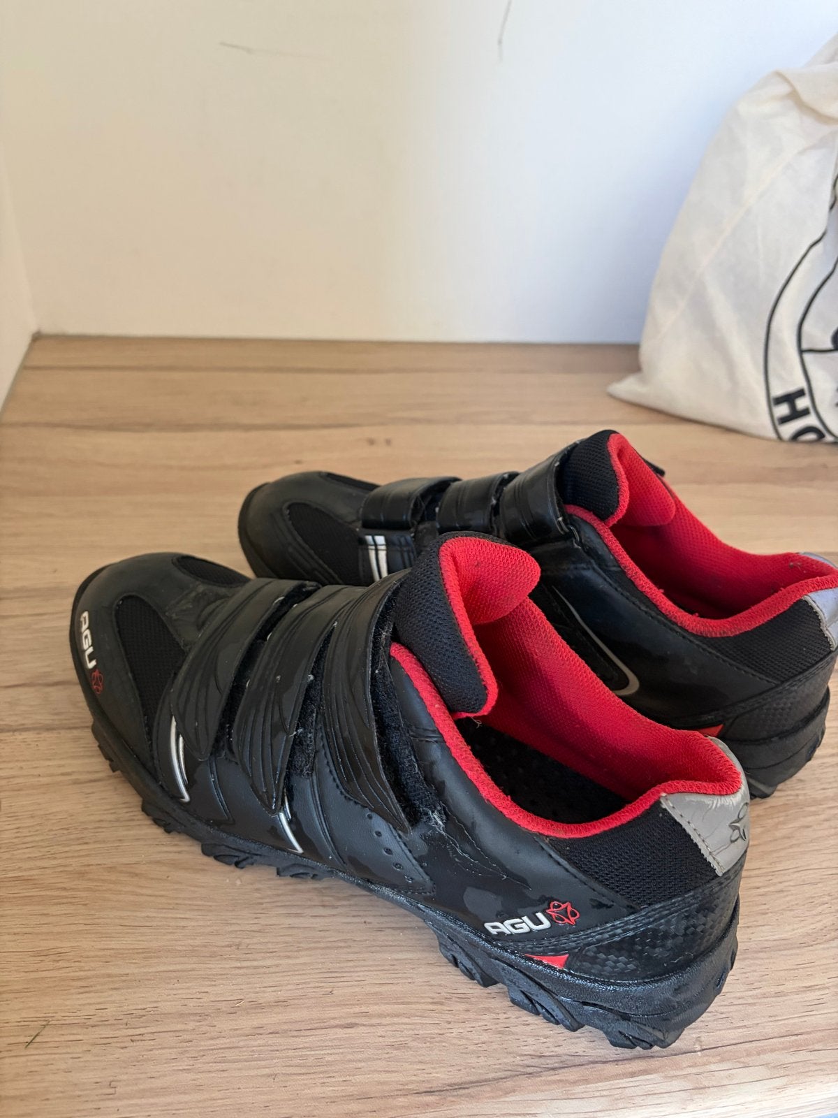 AGU Mountainbike schoenen - Zwart met rood, Gebruikt, Heren, Schoenen, Ophalen of Verzenden