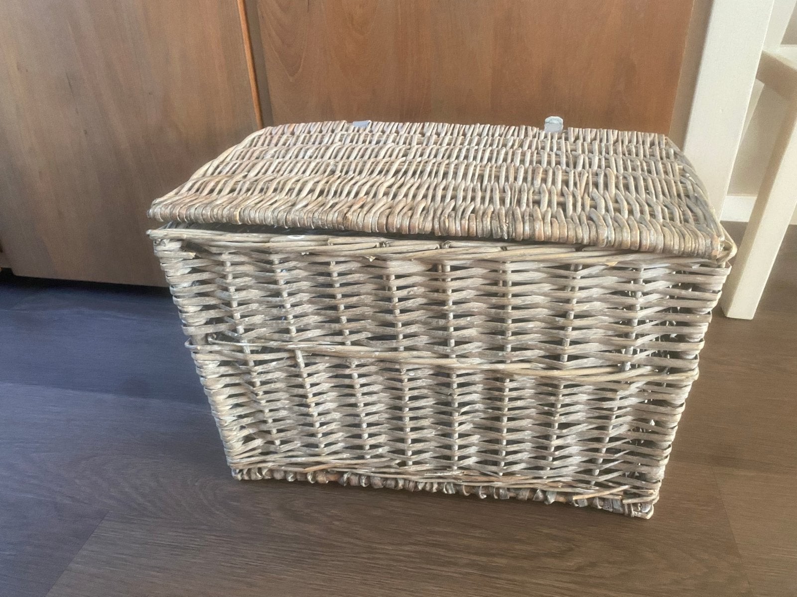 Rieten mand met deksel - Ideaal voor opbergen, Huis en Inrichting, Ophalen, Gebruikt, Gevlochten, Mand