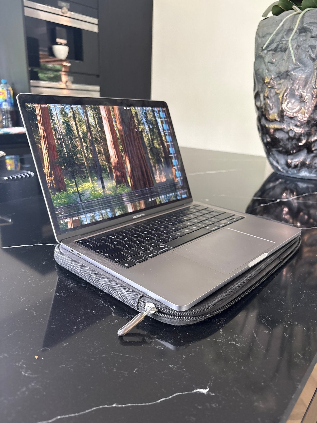 MacBook Pro 13’ 2020 (M1) schermdefect (verticale strepen), Computers en Software, Apple Macbooks, 256 GB, Qwerty, 8 GB, 13 inch