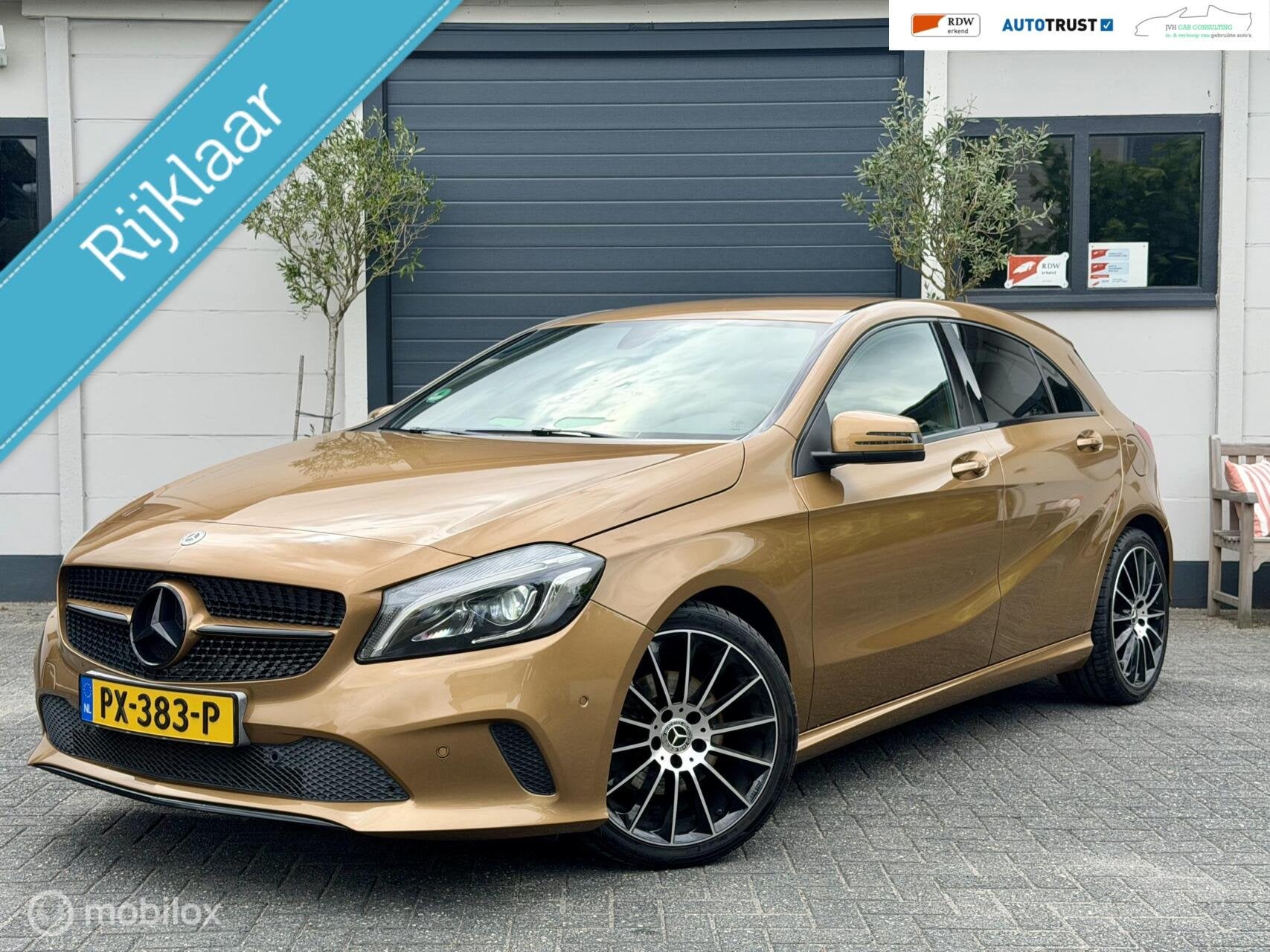 Mercedes A-klasse 180 Bus. Sol. AMG|RIJKLAAR|CAMERA|GARANTY!, Voorwielaandrijving, Gebruikt, Euro 6, Bruin