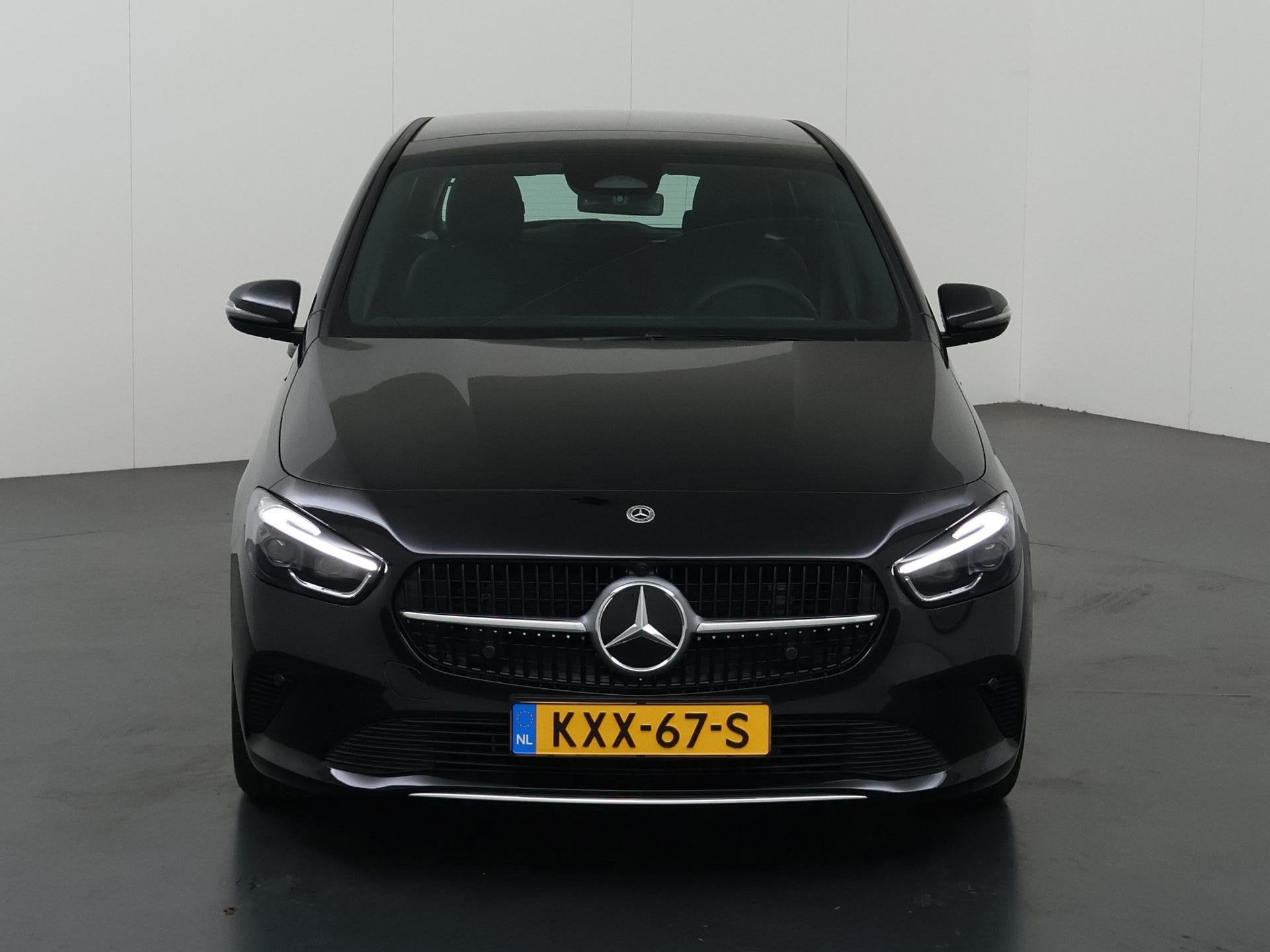 Mercedes-Benz B-Klasse 180 Business Solution Luxury Line | A, Auto's, 745 kg, 136 pk, 4 cilinders, Leder en Stof