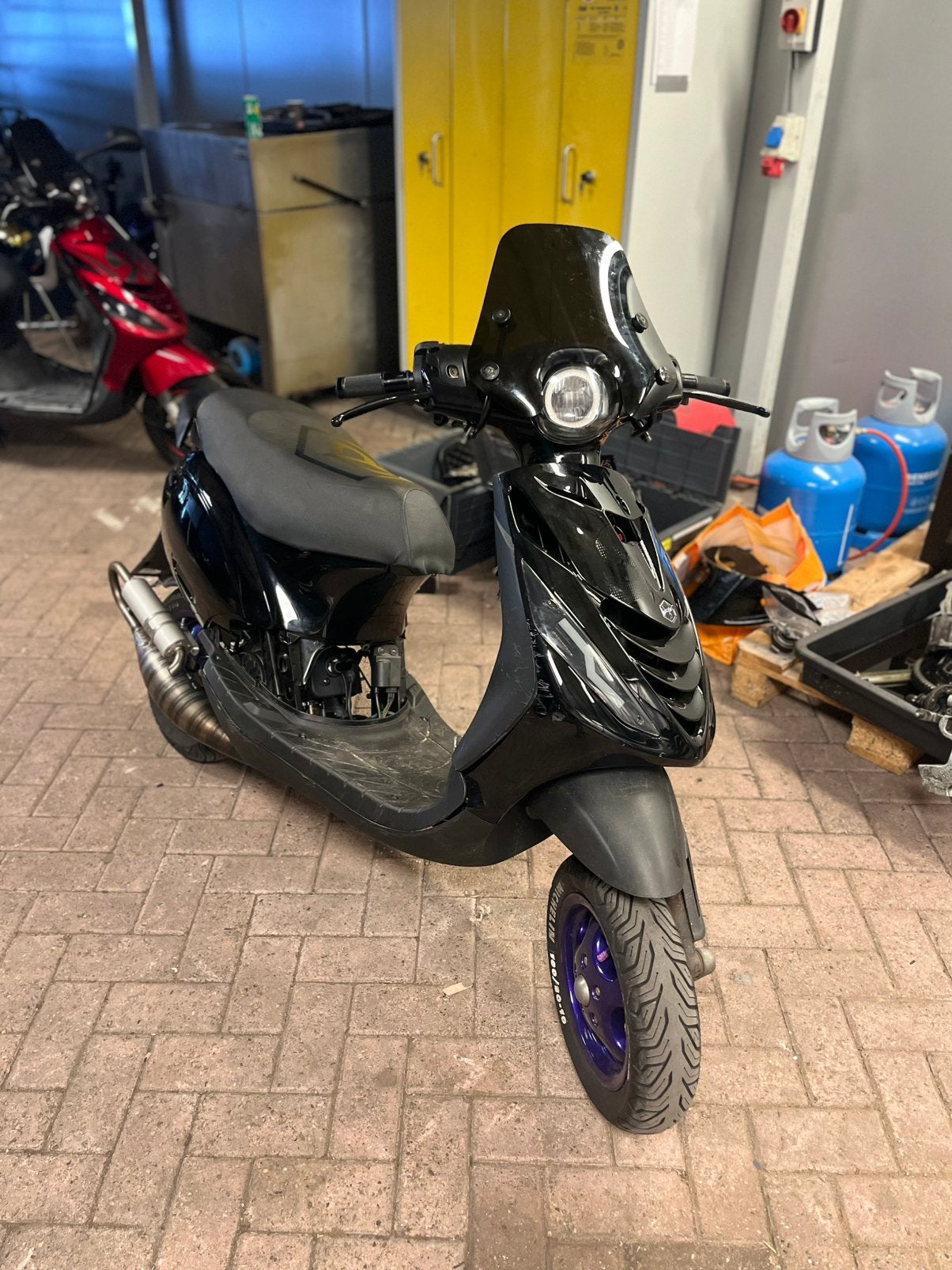 Zip 70cc sprint zonder voorvork, Ophalen, Tweetakt, Maximaal 45 km/u, Nieuw