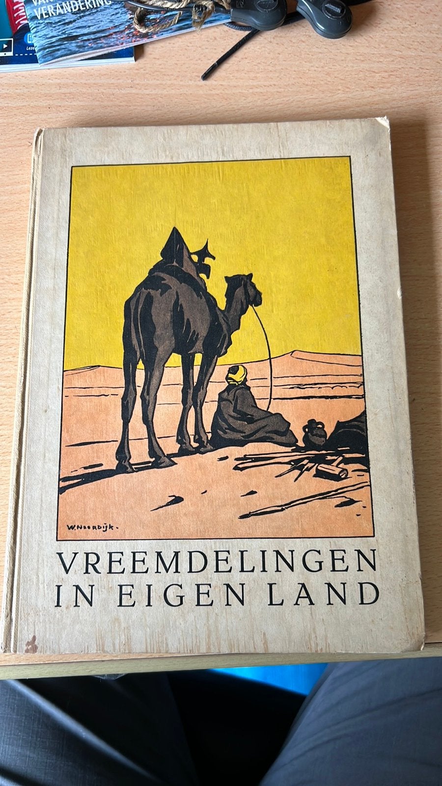 Vreemdelingen in eigen land 1935, Ophalen of Verzenden, Noordtzij, A.