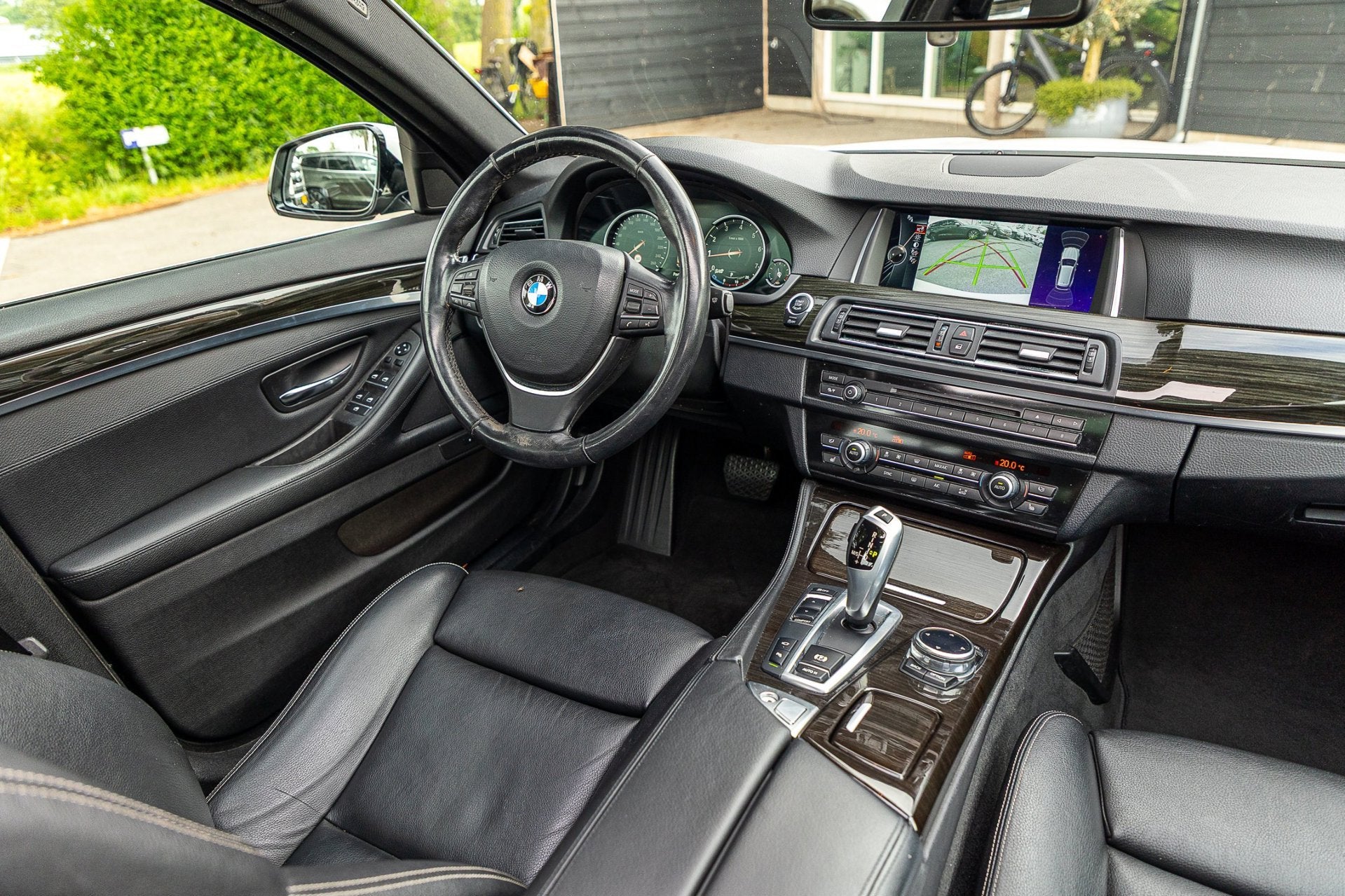 BMW 5-serie Touring 528i High Executive Panoramadak I Soft C, Auto's, BMW, Automaat, Gebruikt, 4 cilinders, 2000 kg