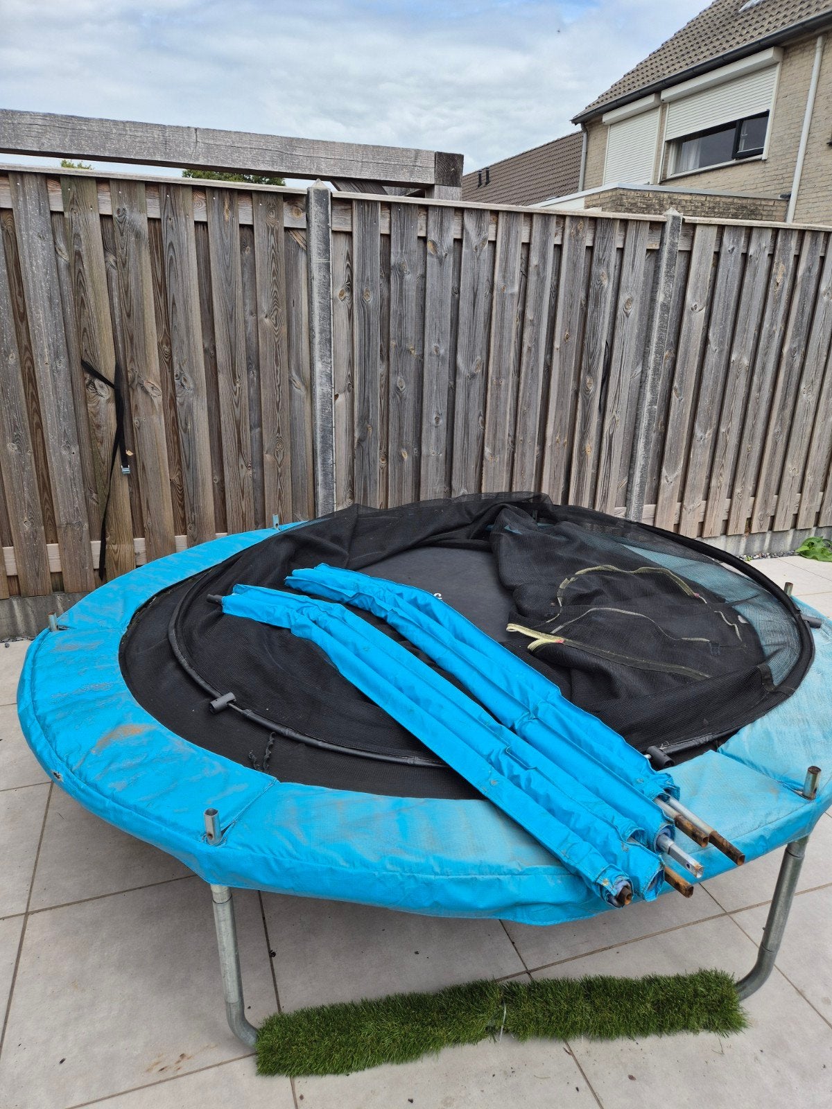 Trampoline 240 cm diameter met beschermnet, Ophalen, Gebruikt