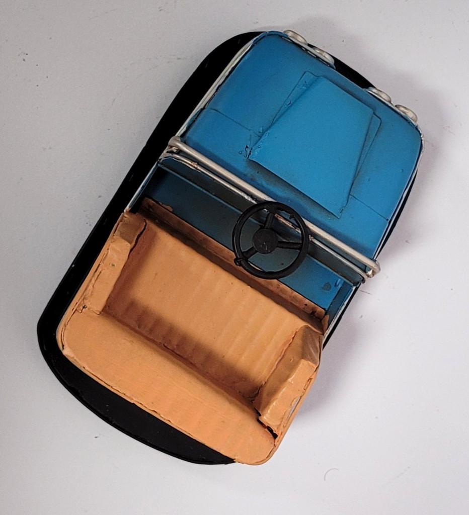 Botsauto blauw klein miniatuur van metaal blikken model deco, Verzamelen, Retro, Ophalen of Verzenden, Huis en Inrichting