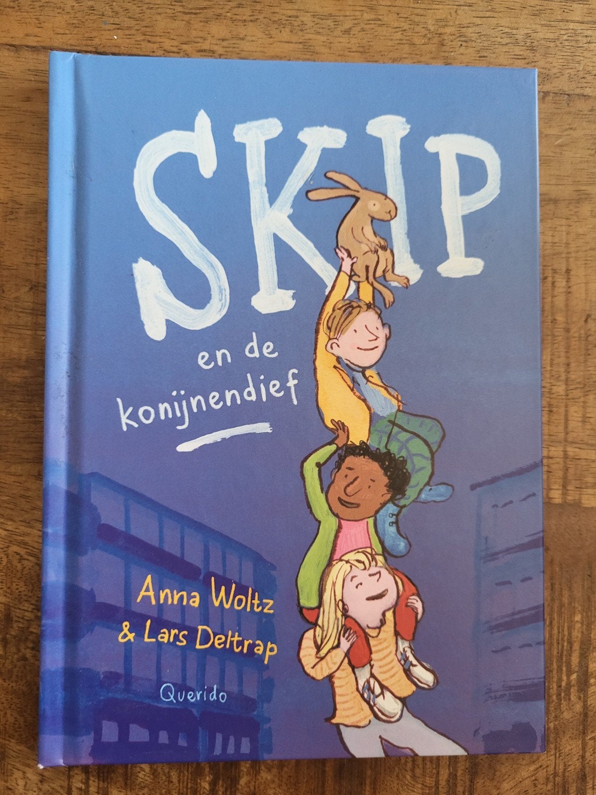Anna Woltz - Skip en de konijnendief, Boeken, Ophalen of Verzenden, Zo goed als nieuw, Anna Woltz