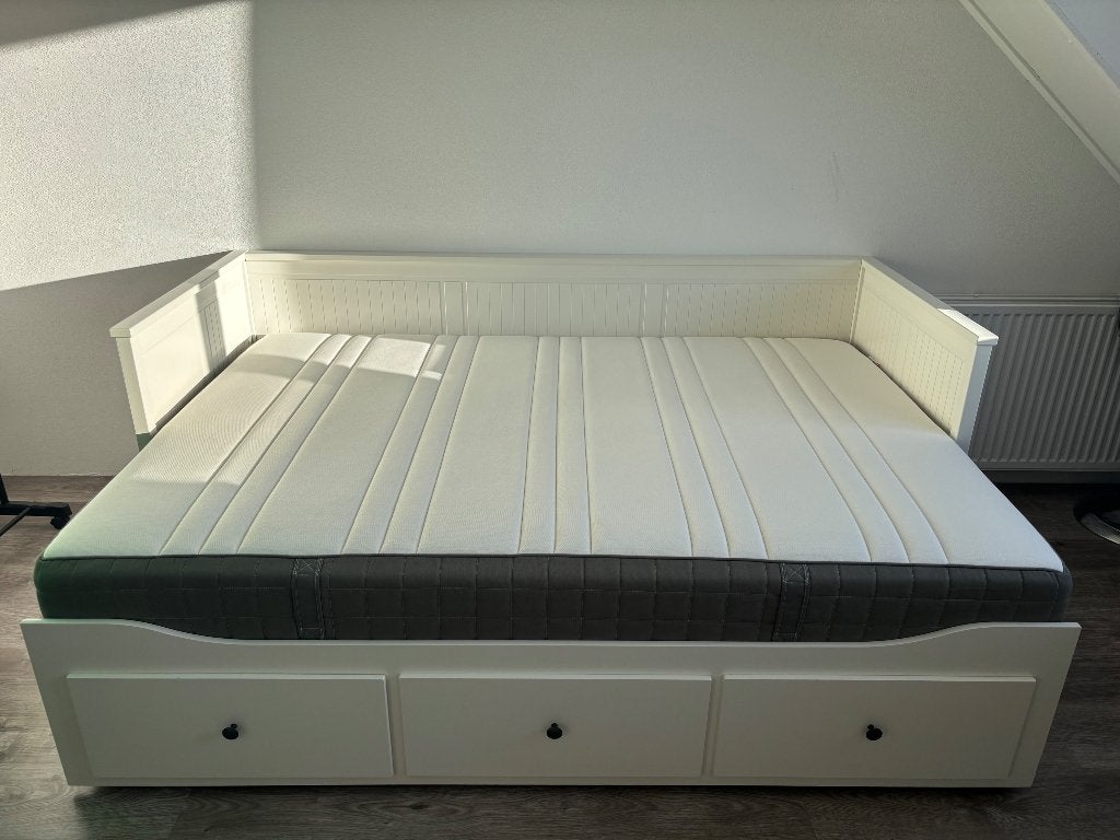 IKEA bed + matras 140x200, Ophalen, Tweepersoons, 140 cm, Hout
