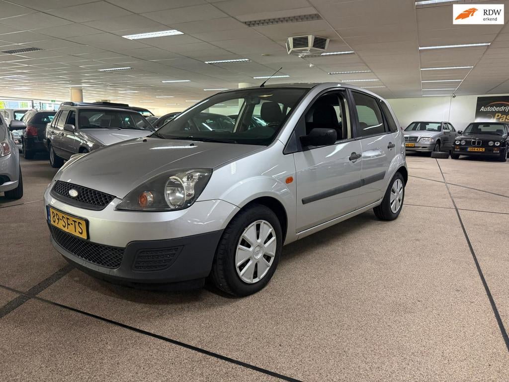 Ford Fiesta 1.3-8V Champion Airco. 5 deurs., Auto's, Ford, 1299 cc, 4 cilinders, Origineel Nederlands, Bedrijf