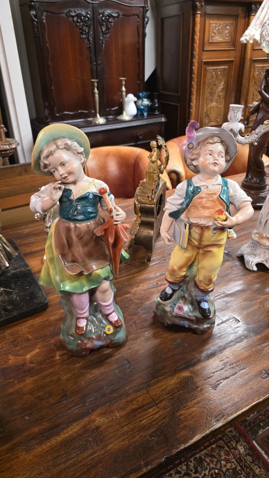 2 grote antieke porseleine poppen