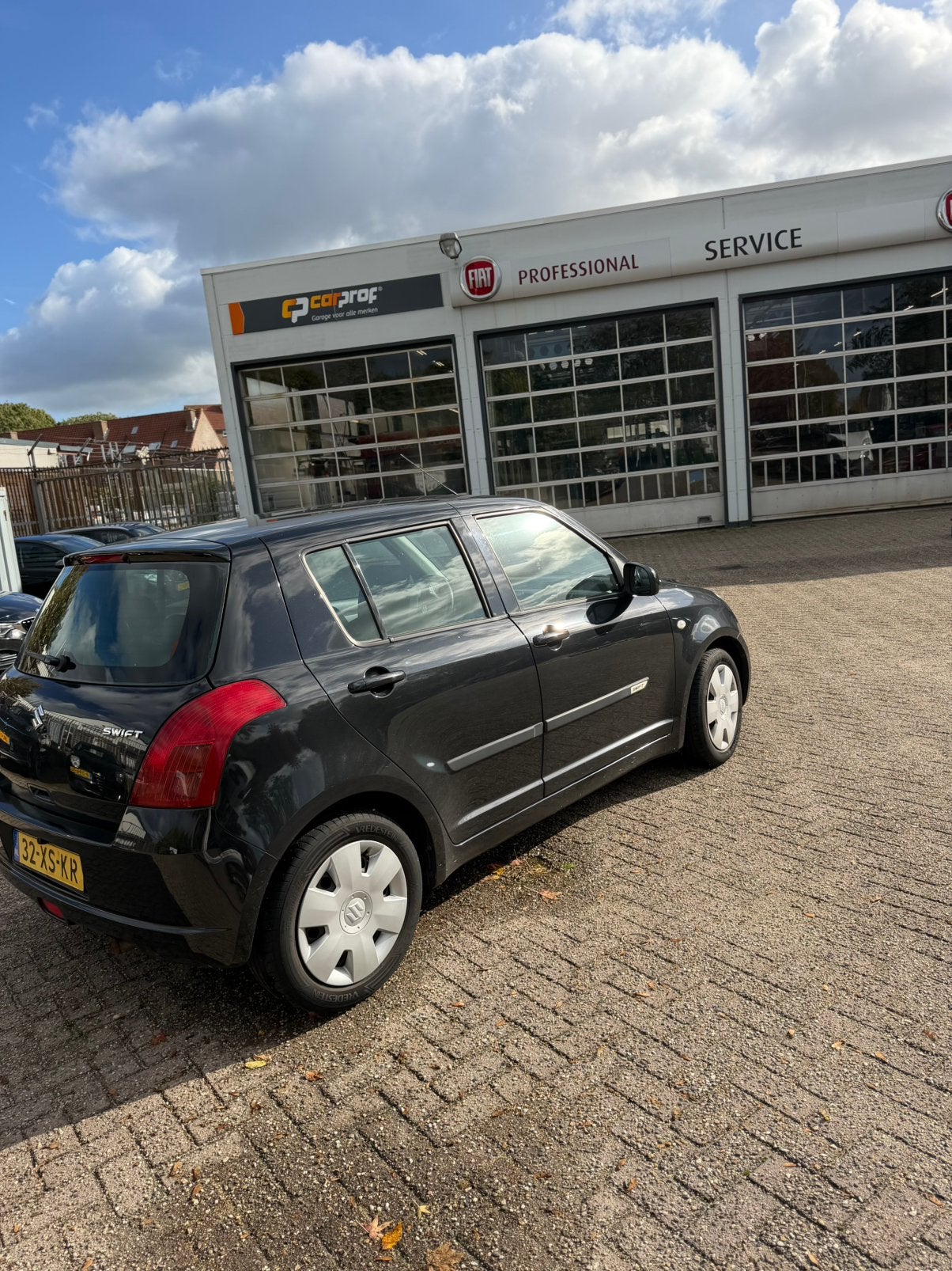 Suzuki Swift 1.3 5D 2007 Zwart, Auto's, Voorwielaandrijving, Dealer onderhouden, Stof, 40 €/maand
