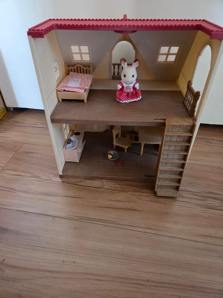Sylvanian Families Startershuis met figuur en meubels, Ophalen, Zo goed als nieuw, Poppenhuis