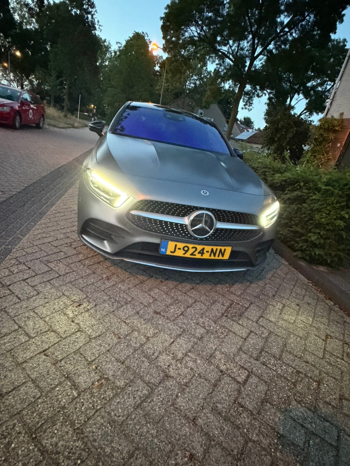 Mercedes-Benz A-Klasse A 250 e VOL OPTIES 218pk 8G-DCT 2020, Auto's, 160 pk, 1600 kg, Zilver of Grijs, 100 km/l