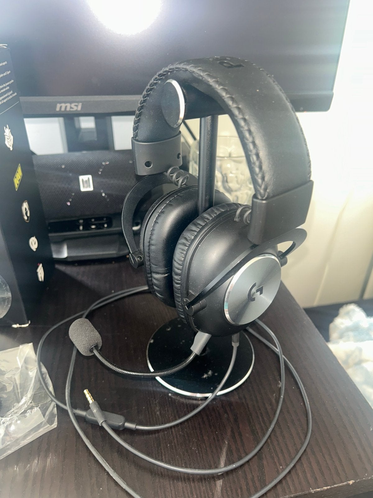 Logitech PRO X Gaming Headset + Premium Headset Stand, Surround, Zo goed als nieuw, Over oor (circumaural), Ophalen