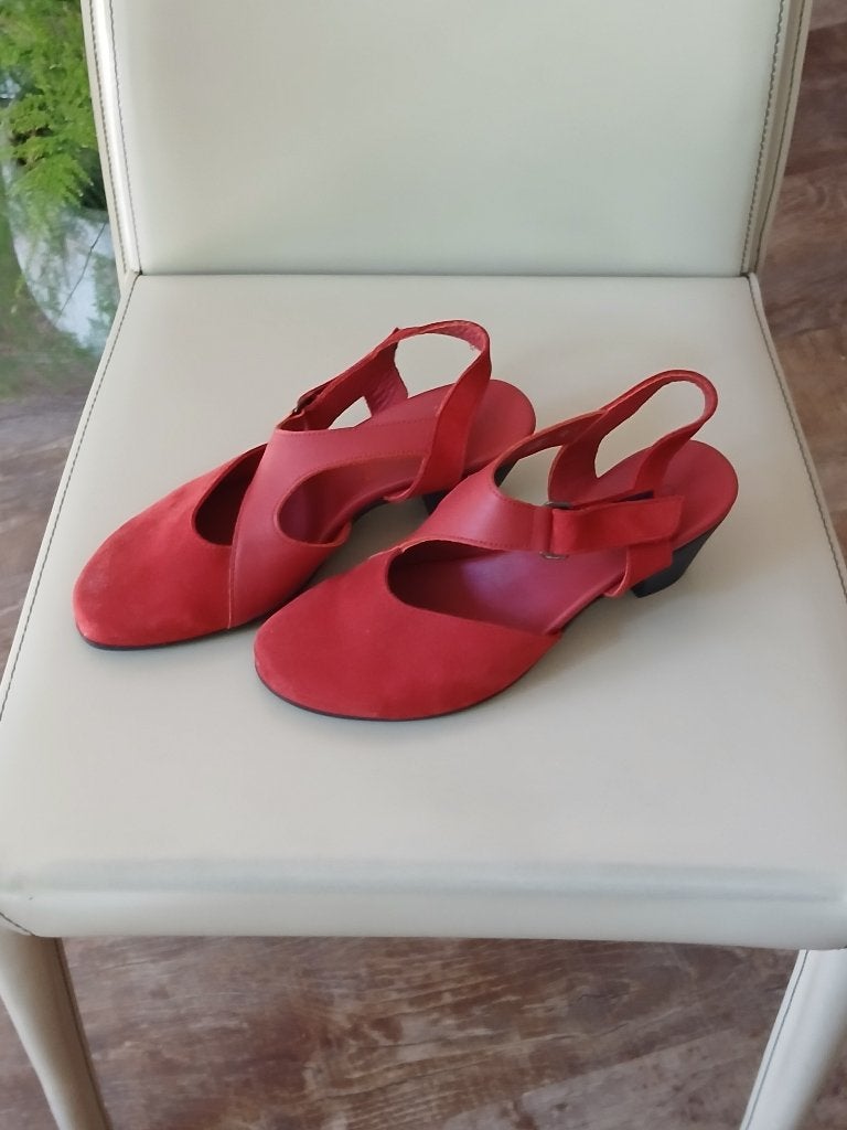 Arche sandalen rood 37,5, Zo goed als nieuw, Rood, Sandalen of Muiltjes, Ophalen of Verzenden