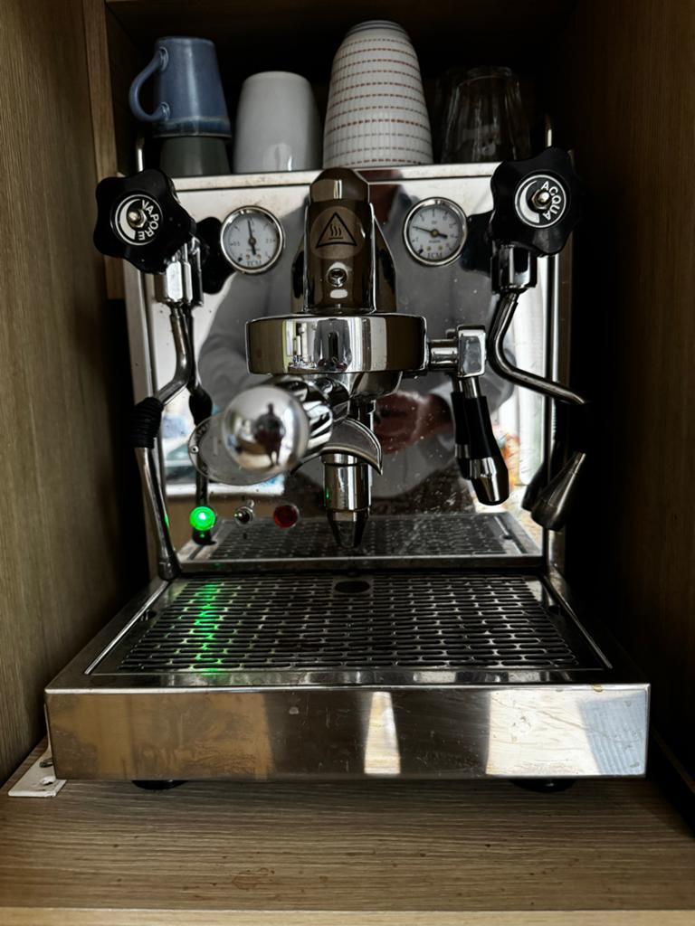 ECM Mechanika IV Espresso Machine - Zo goed als nieuw, Witgoed en Apparatuur, Koffiezetapparaten, Ophalen, Afneembaar waterreservoir
