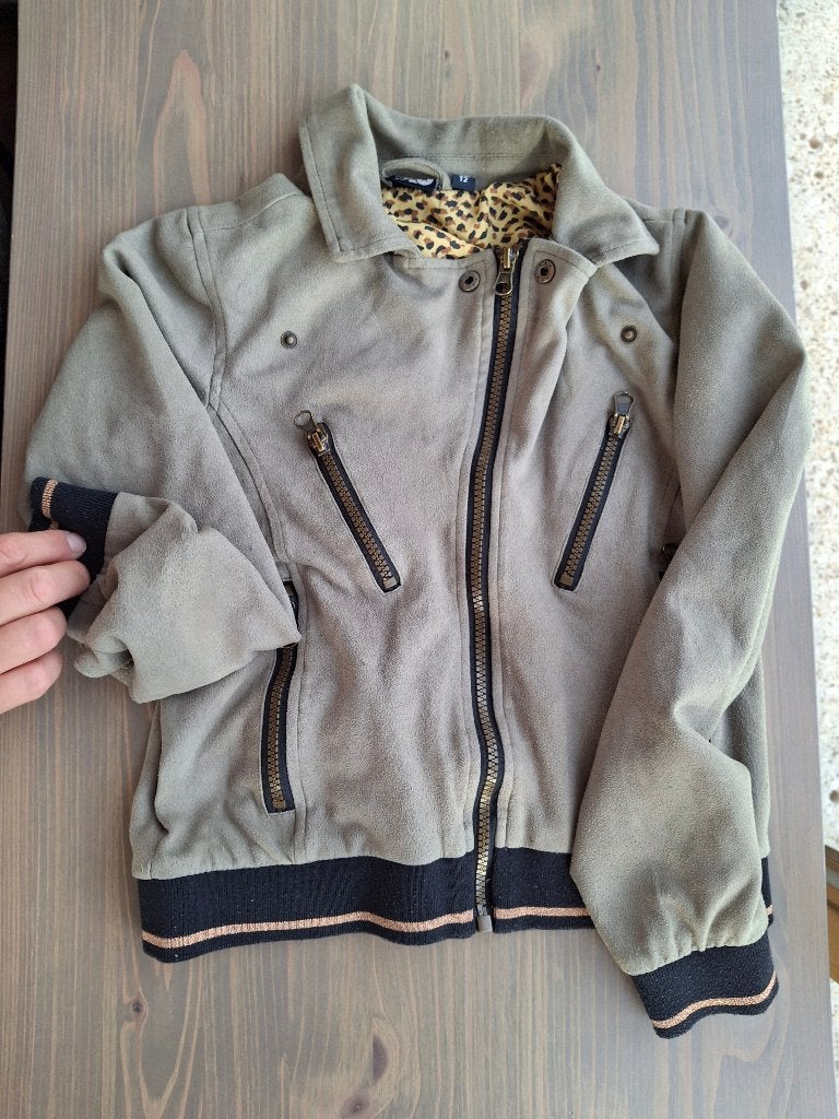 Stoer khaki jasje met panterprint voering like FLO maat 152, Meisje, Ophalen of Verzenden, Zo goed als nieuw, Like flo