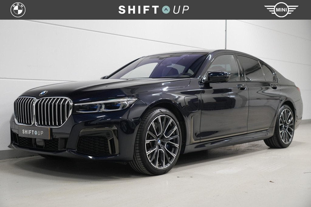BMW 7-serie 745e M-Sport | CoPilot | Harman Kardon | Softclo, Achterwielaandrijving, Gebruikt, 394 pk, Lichtsensor