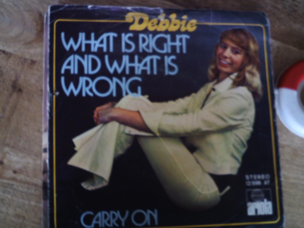 debbie - what is right and what is wrong 15mei, 7 inch, Single, Ophalen of Verzenden, Pop