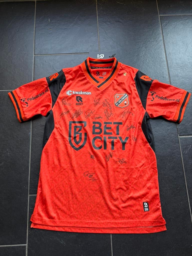 Nieuw gesigneerd FC Volendam shirt uit seizoen 2024-2025, Ophalen of Verzenden, Nieuw, Overige binnenlandse clubs, Shirt