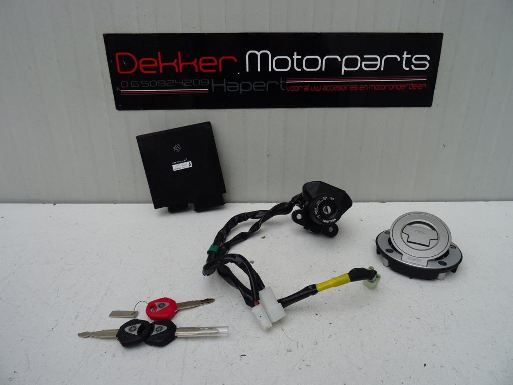 Slotenset + ECU Unit Yamaha YZF R6 2017-2018-2019-2021 RJ27, Ophalen of Verzenden, -, -, -