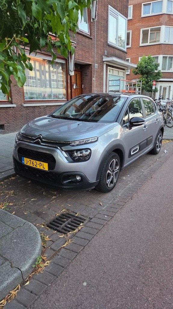 Citroen C3 61 kW (83 pk) handgeschakeld, benzine, 2020, Voorwielaandrijving, 83 pk, 450 kg, Zwart