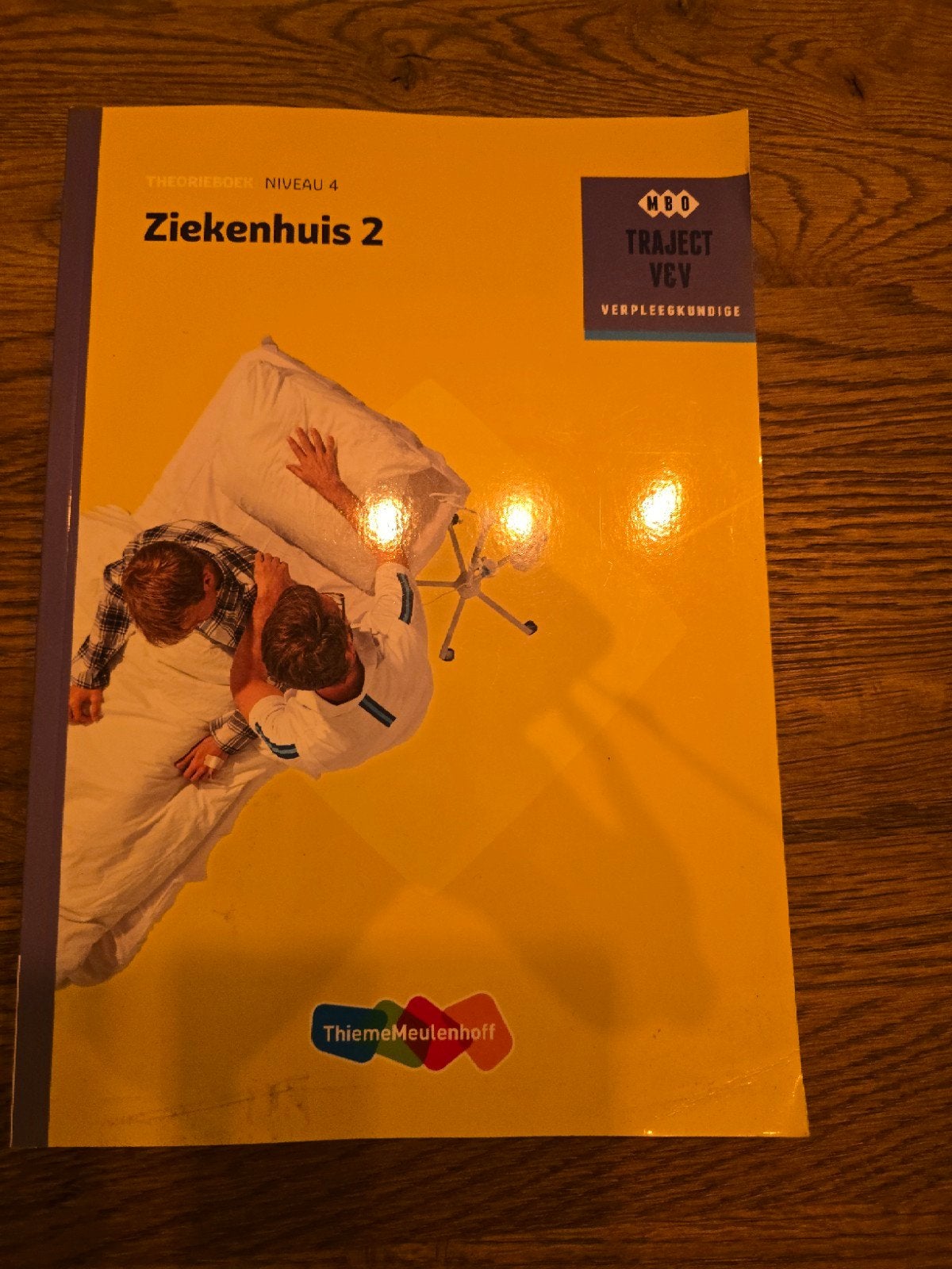 Theorieboek Ziekenhuis 2 - Traject VEV Verpleegkundige, L. de Beer, M.S. Flak, M.B.J. Jebb, M.J. Crutzen, P. de Cruz, Ophalen of Verzenden