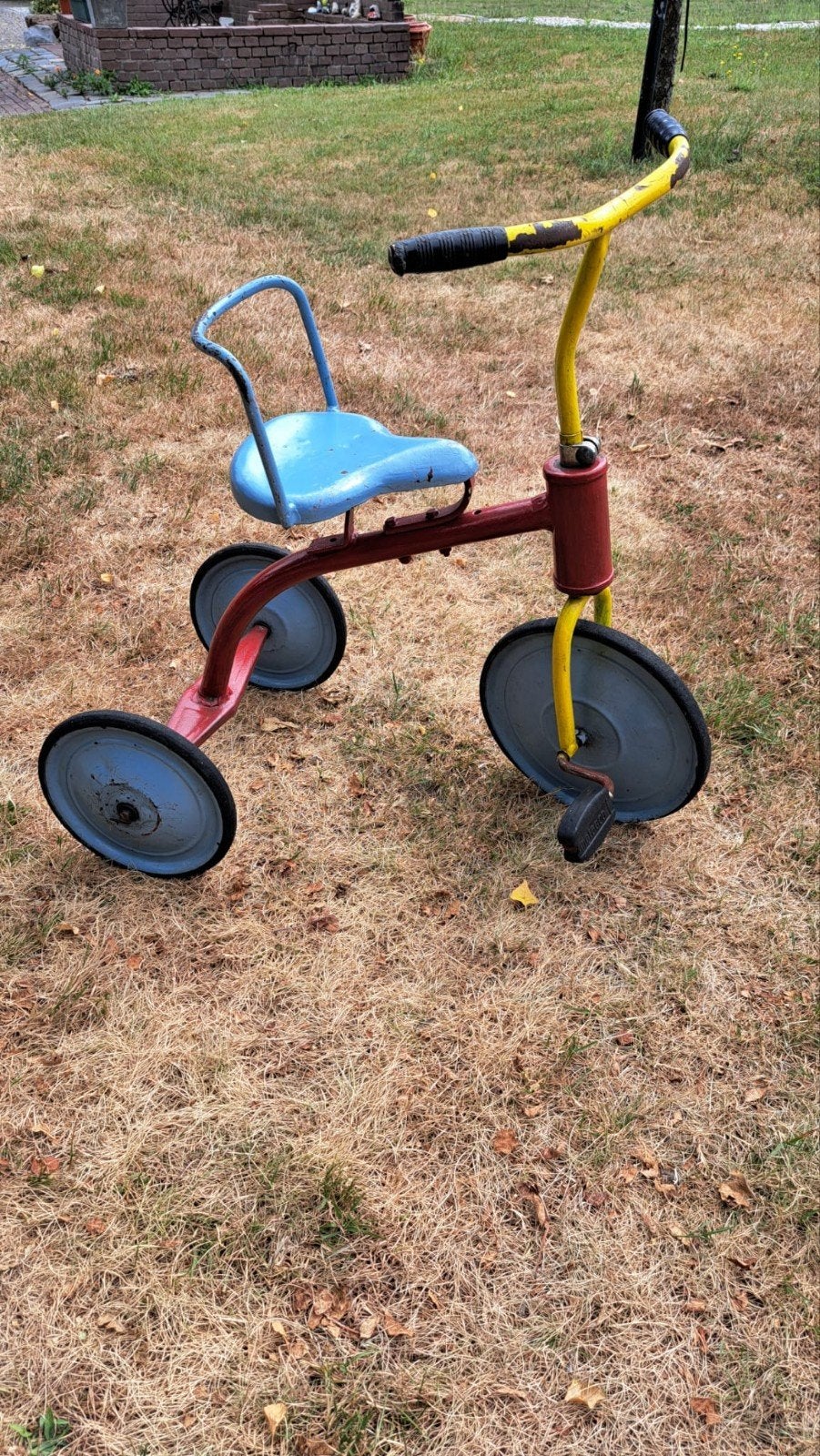 Vintage driewieler - Klassiek rood met blauw zitje, Fietsen en Brommers, Ophalen, Gebruikt