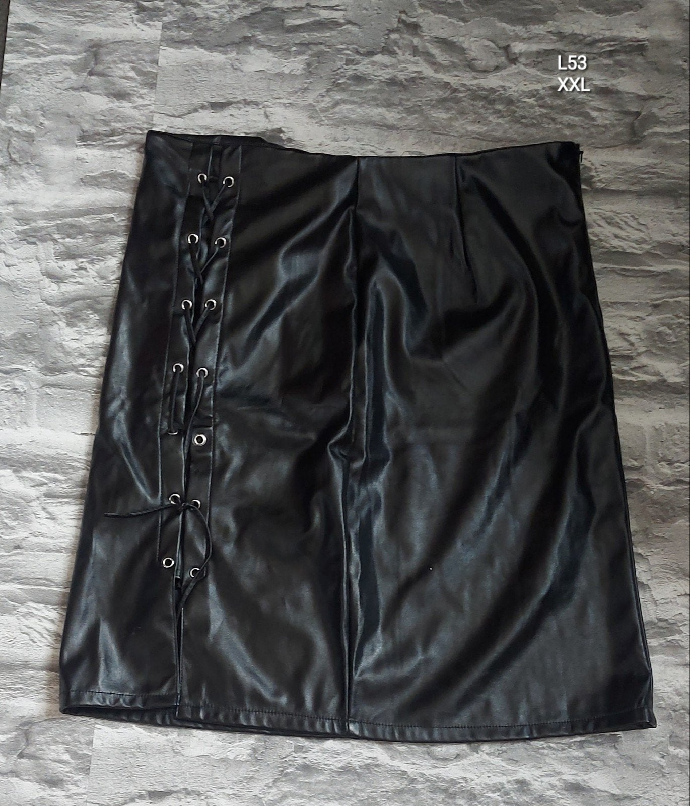 Kinky Zwarte leren rok met vetersluiting - Maat XXL, Zwart, Maat 46/48 (XL) of groter, Nieuw, Ophalen of Verzenden