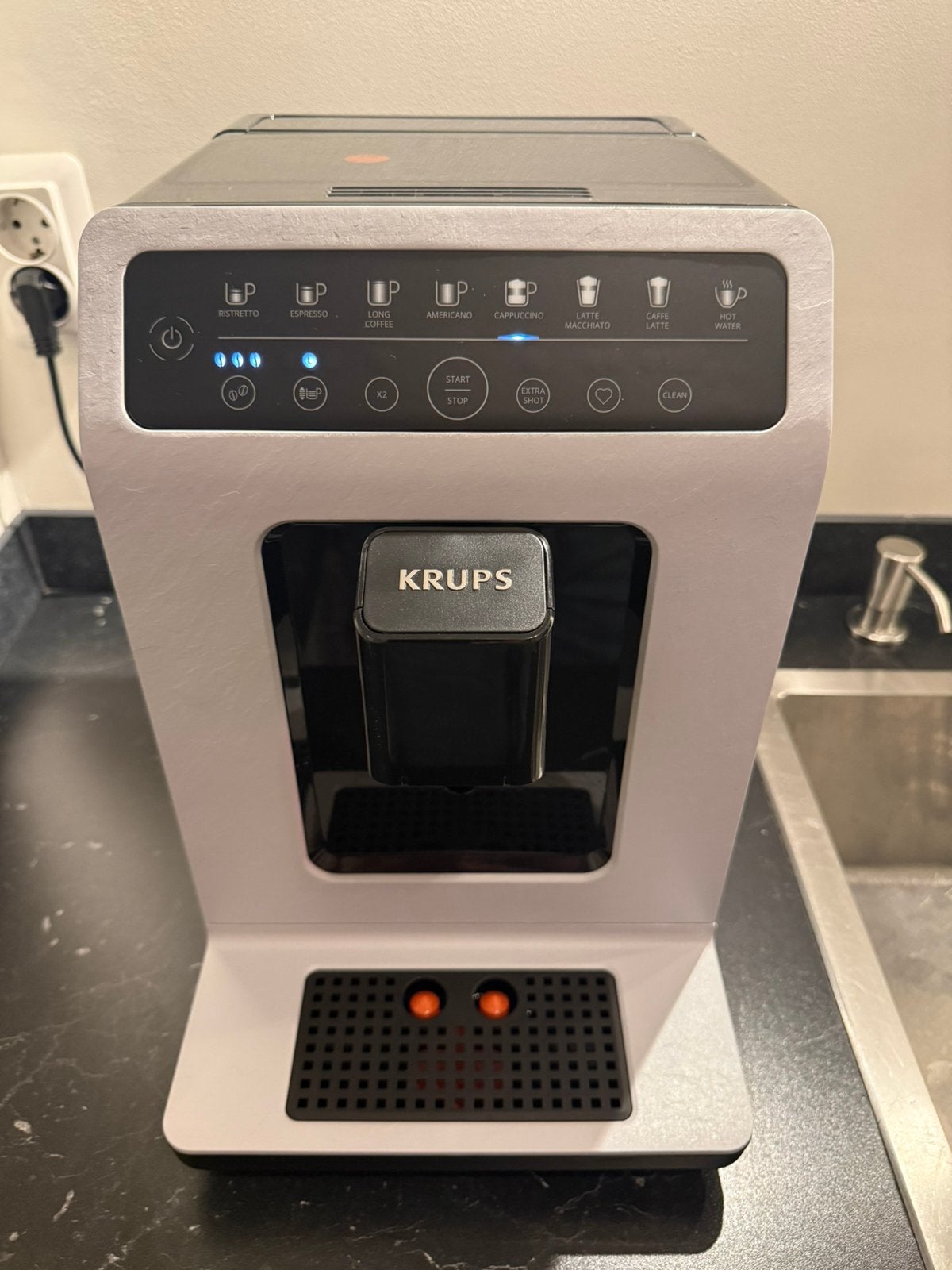Krups Evidence UP EA897A | ZGAN | < 2 jaar oud, Afneembaar waterreservoir, Koffiemachine, Zo goed als nieuw, 2 tot 4 kopjes