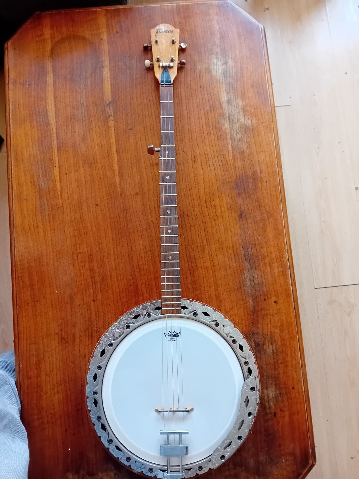 Framus 5-snarige Banjo 1973 Texan Model met Remo Vel, Ophalen