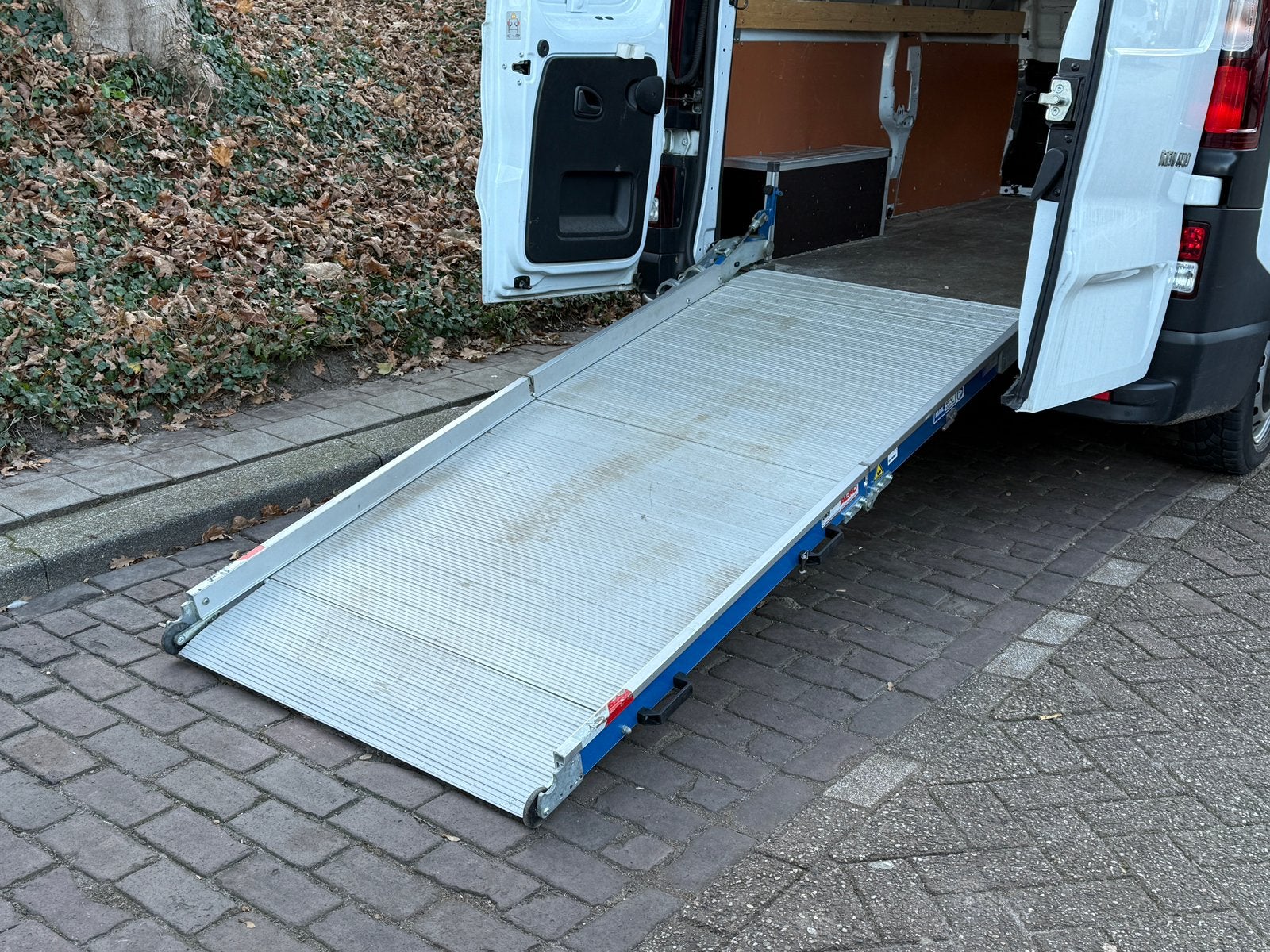 WM Light Plus Aluminum oprijplaat uit- inklapbaar draaibaar, Auto diversen, Ophalen, Zo goed als nieuw
