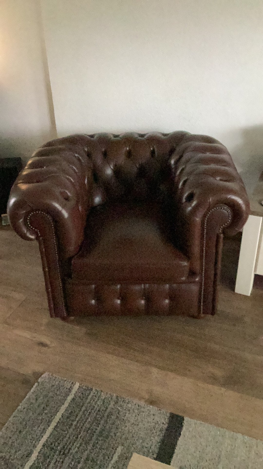 Engelse Chesterfield stoel, Ophalen