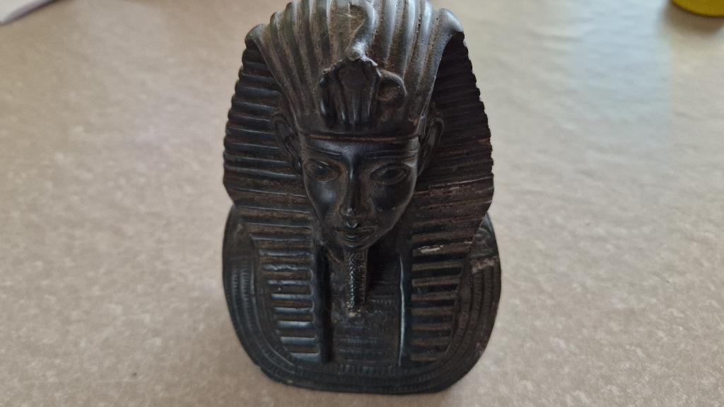 oud zwaar beeldje farao egypte, Verzamelen, Ophalen of Verzenden, Zo goed als nieuw, Mens