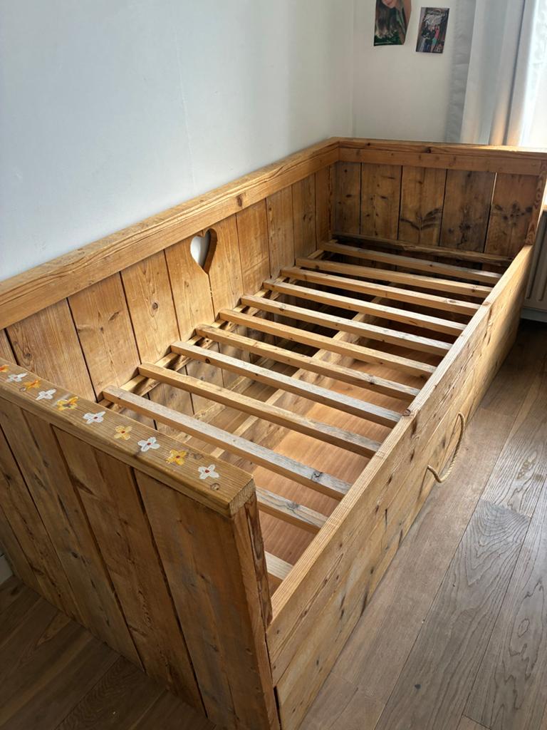 Steigerhouten eenpersoons bed met opbergruimte, Ophalen, Gebruikt, 90 cm, Eenpersoons