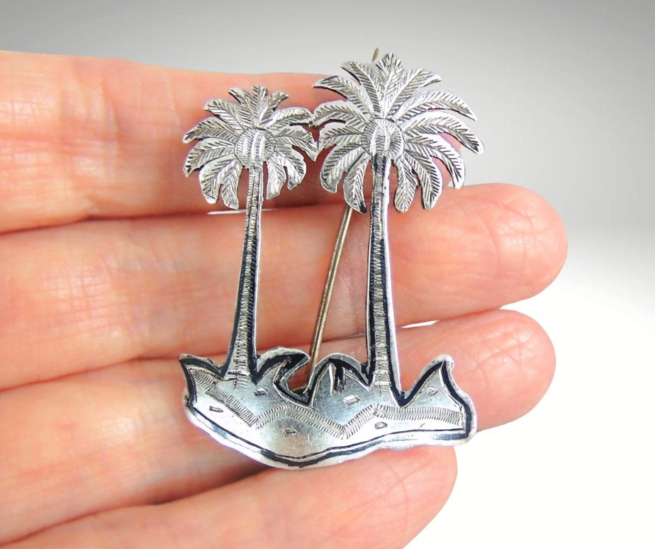 Antieke zilveren PALMBOMEN tropisch eiland broche!, 4 tot 7 cm, Verzenden, Zo goed als nieuw, X
