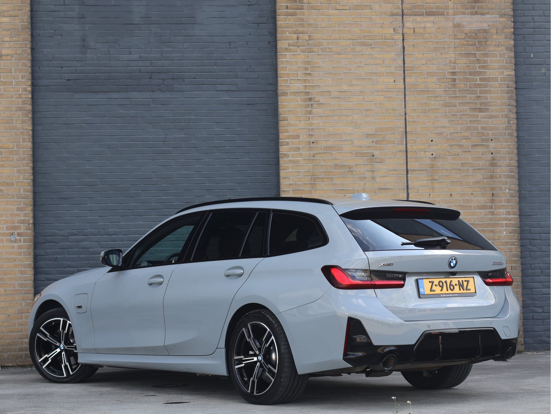 BMW 3 Serie Touring 330e xDrive M Sport | Pano | Haak | Came, Gebruikt, 4 cilinders, 120 €/maand, Automatische klimaatregeling