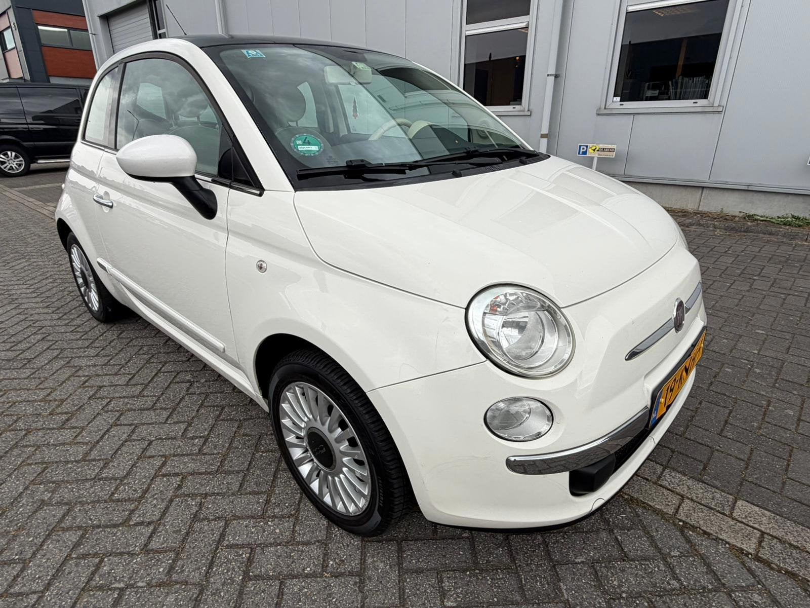 Fiat 500 1.2 Lounge Airco AUTOMAAT APK Panoramadak distribut, Euro 5, Gebruikt, 1242 cc, 4 cilinders