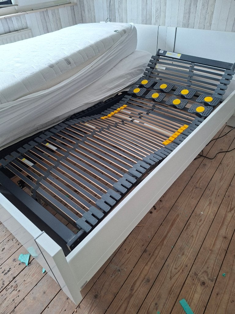 boxspring 160 x 200  elektrisch met ombouw, Ophalen, Gebruikt, Wit, Tweepersoons
