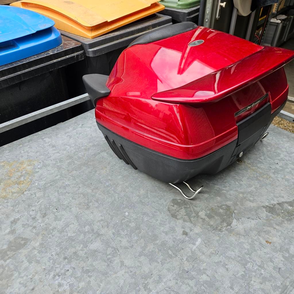 Topkoffer ST1300 met armsteun en multifunctioneel remlicht, Ophalen