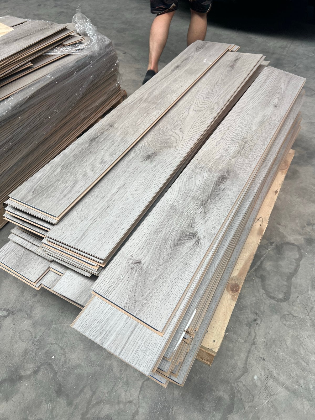 Grijze laminaatvloer - Nieuw, Ophalen, 50 tot 150 cm, Nieuw, 10 m² of meer