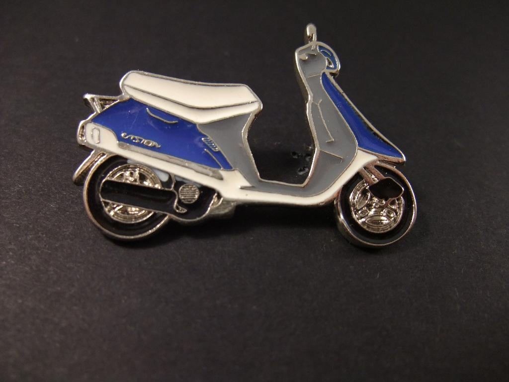 Honda Vision (Met-In of AF22 )50 cc bromfiets ,emaille pin, Ophalen of Verzenden, Gebruikt, Overige onderwerpen