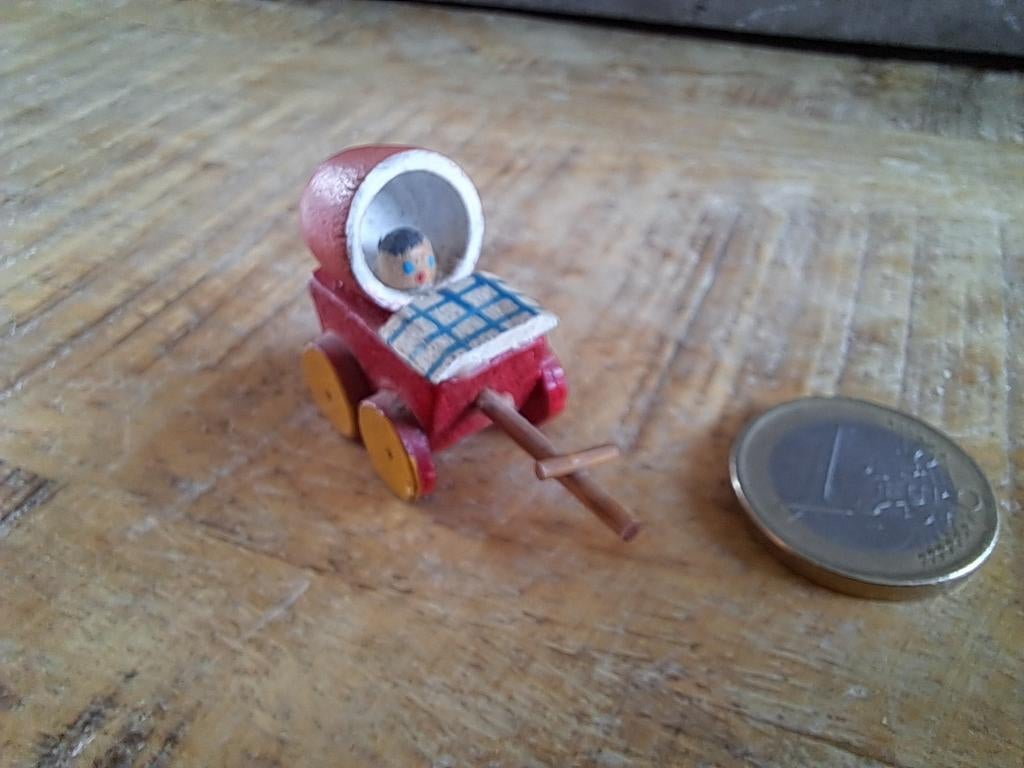 Vintage Erzgebirge kinderwagen 1:12, Ophalen of Verzenden
