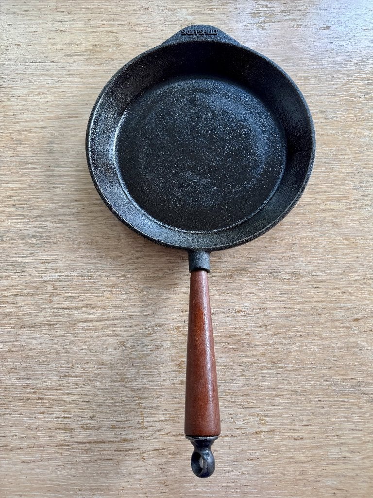 Robuuste gietijzeren koekenpan van Skeppshult Ø 26 cm, Huis en Inrichting, Ophalen, Koekenpan, Gietijzer, Zo goed als nieuw