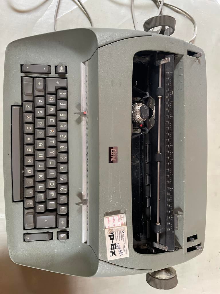 Elektrische IBM typemachine. Model 71 uit het jaar 1974., Ophalen, Zo goed als nieuw