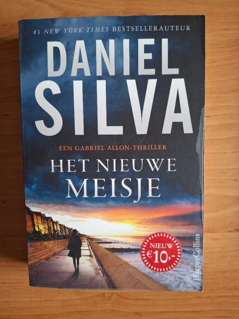 Daniel Silva; Het nieuwe meisje, Ophalen of Verzenden, Gelezen