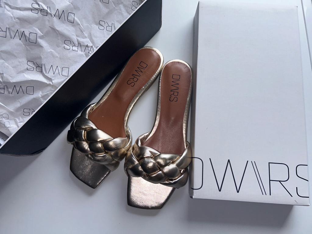 DWRS gouden slippers 37 *~~nieuw~~*, Kleding | Dames, Schoenen, Slippers, Overige kleuren, Verzenden, Nieuw