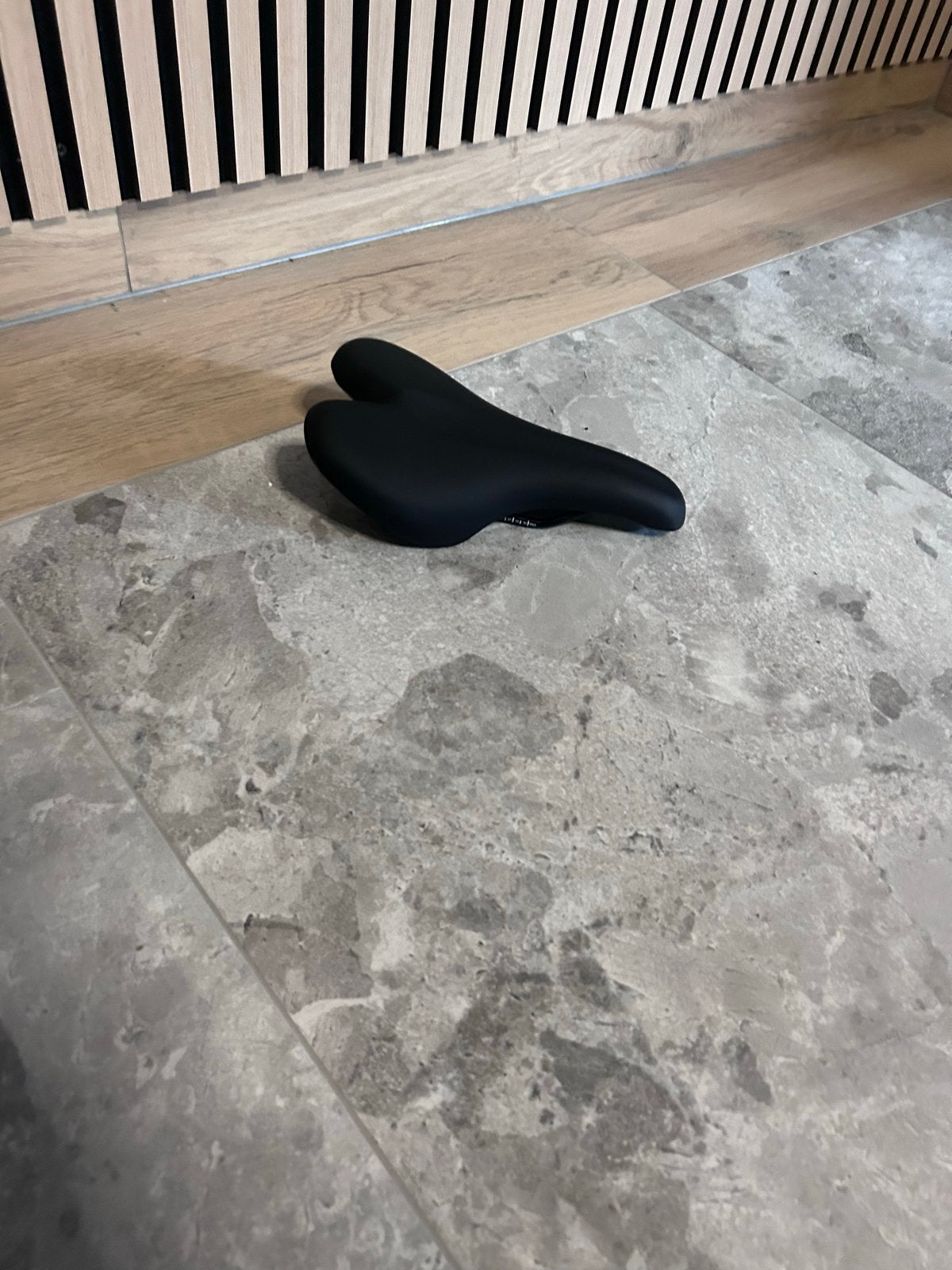 Zwart fietszadel - Ergonomisch en comfortabel, Fietsen en Brommers, Ophalen, Overige materialen, Nieuw, Zadel