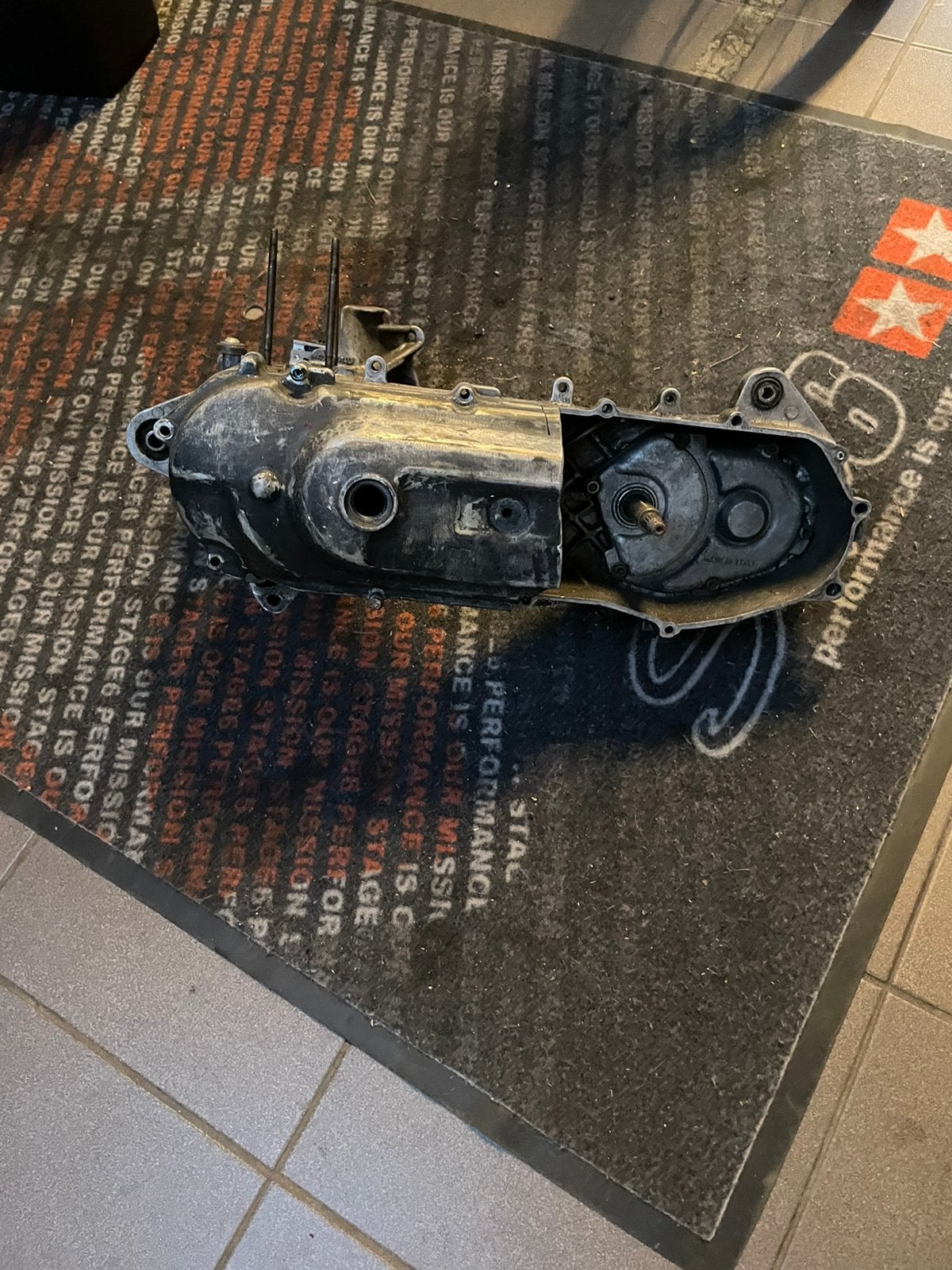 Minarelli vertical carters met vollewangen krukas, Ophalen, Gebruikt